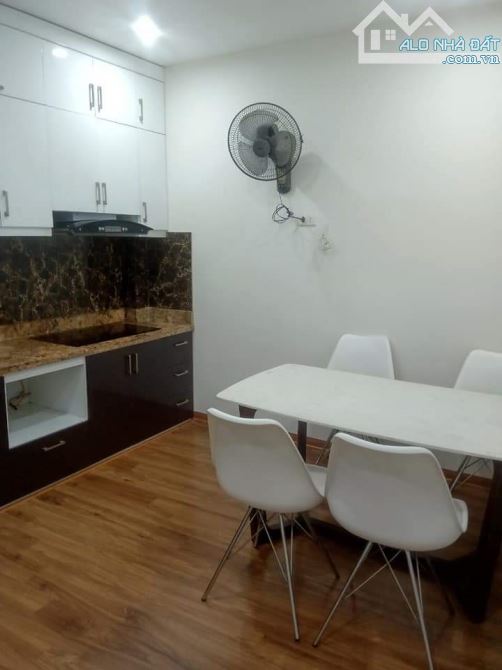 CĂN HỘ CHO THUÊ KHU HOÀNG CẦU ĐỐNG ĐA DT61m2 NGÕ THÔNG MẶT TIỀN ĐẸP - 1