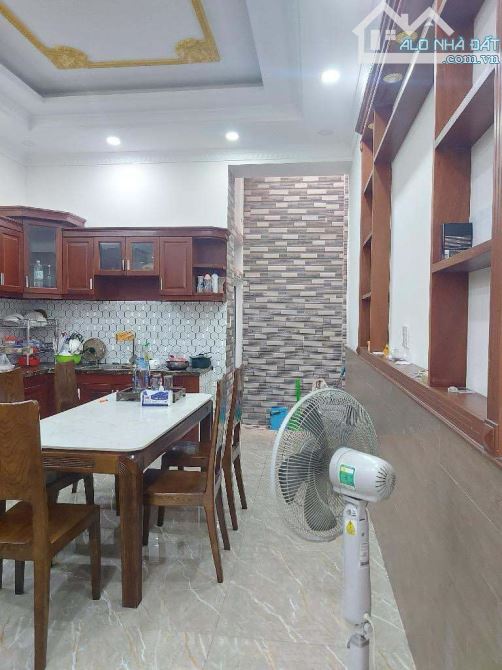 "Bán nhà 4 tầng, 38m2, hẻm xe hơi, gần Lý Thường Kiệt, giáp Quận 10, Ở /cho thuê, 5.4 TỶ - 1