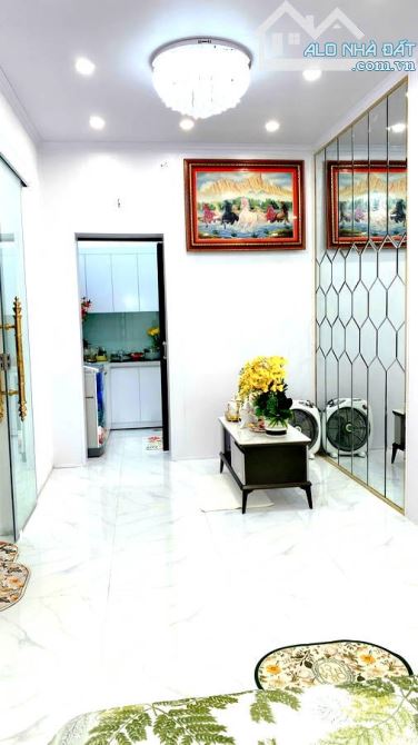 Bán nhà tập thể,  phố Phạm Hồng Thái,  quận Ba Đình, 50m2 , 2 phòng ngủ sang trọng. - 1