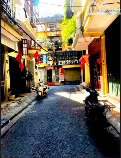 Bán nhà Hoàng Quốc Việt, 32m2, phân lô, ôtô tránh, 2 mặt ngõ, vỉa hè, kinh doanh, giá 10.5 - 1