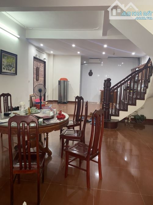 Cho thuê nhà LK KĐT Mới Dịch Vọng-CG,DT90M2,5 tầng,mt 6m,nhà rất mới,Gía 35tr/th - 1