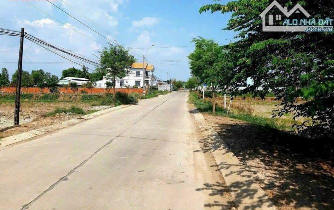 CẦN BÁN 500M2 ĐẤT LÀM NHÀ VƯỜN - ĐƯỜNG XE HƠI TỚI ĐẤT - SỔ HỒNG RIÊNG - 2