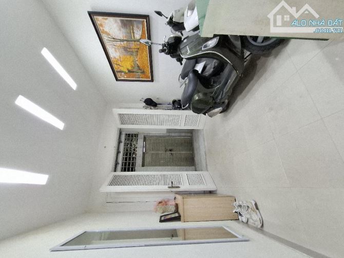 Siêu hiếm Hào Nam, ngõ rộng, ô tô gần, sân chơi trước cửa 350m2, 47m2, 4 ngủ, chào 9 tỷ 5 - 2