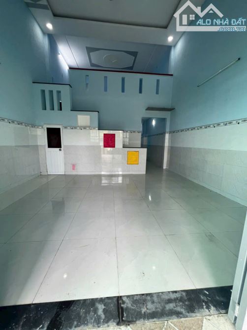 Cần bán căn nhà cấp 4 , MỸ HẠNH NAM 1 TY 500 100M2 SỔ HỒNG RIÊNG - 2