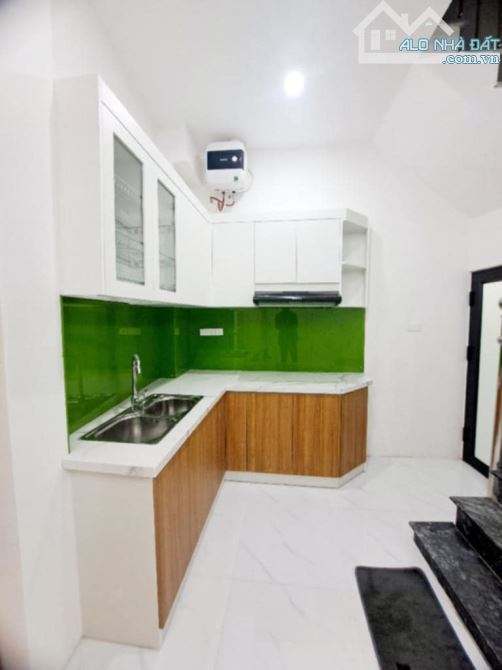 Nhỉnh 5 tỷ. Nguyễn Công Hoan, Ba Đình, 36m2, 5 tầng, cách ô tô 30m - 2