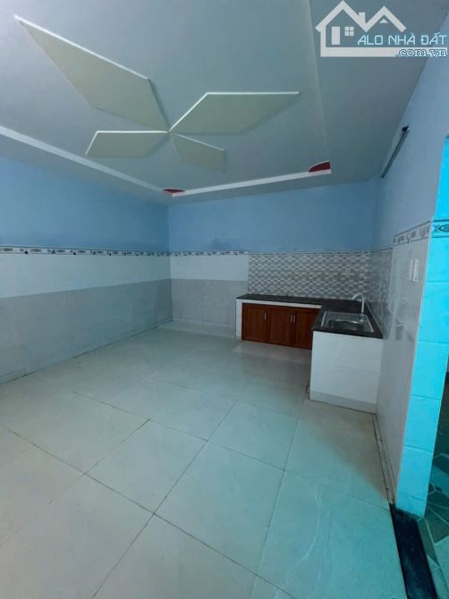 Cần bán căn nhà cấp 4 , MỸ HẠNH NAM 1 TY 500 100M2 SỔ HỒNG RIÊNG - 3