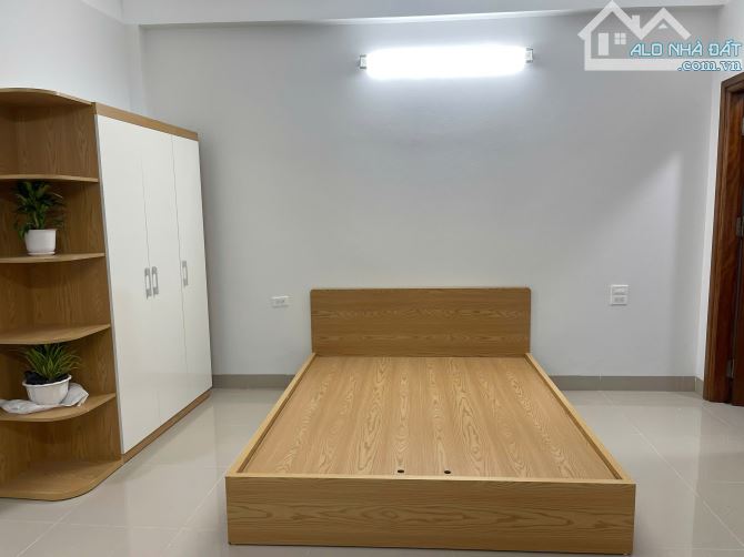 Cho thuê căn studio mới tinh full nội thất diện tích 25m2 và 30m2 ngõ 279 Đội Cấn Ba Đình