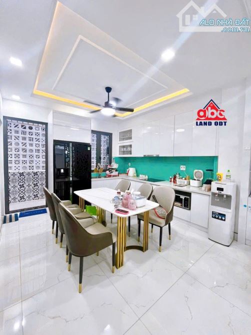 Bán nhà 2 Lầu mặt tiền Nguyễn Bảo Đức  khu vip Sunshine KDC Long Châu P.Tam Hiệp - Khu vực - 3