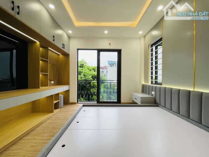 Bán nhà Kim Chung, Hoài Đức 30m2*5T. Đầy đủ nội thất. Nhà ở ngay. Cách 170m đến chợ Lai Xá - 3