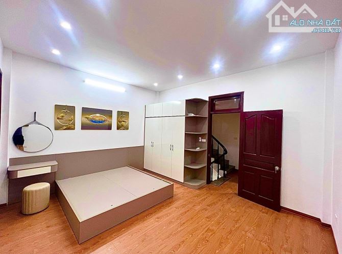 Chỉ 5 tỷ 9 có ngay nhà Hoàng Mai - Hoàng Văn Thụ 34m² 6 tầng mặt tiền khủng - 4