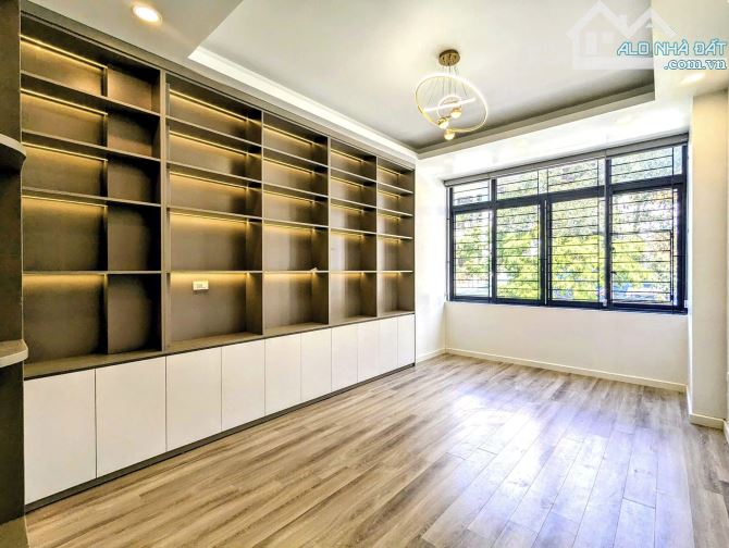 27 TỶ - MẶT PHỐ ĐỘI NHÂN - 62m2 , VỈA HÈ KINH DOANH SẦM UẤT, NHÀ ĐẸP THANG MÁY, NT XỊN - 9