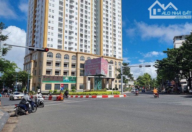 CHO THUÊ MẶT BẰNG HOÀNG HOA THÁM ( DT: 17m x 38m = 660m2) Giá thuê 70 tr/ tháng