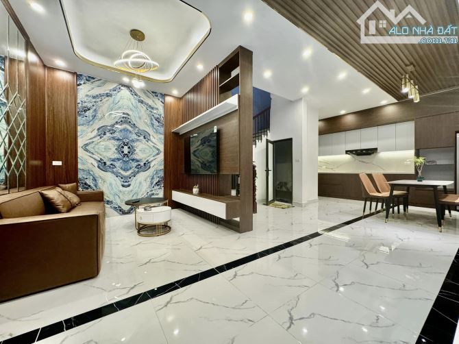 Bán Nhà Vương Thừa Vũ - 49m² - 4 Tầng - Mặt Tiền 8.55m - Giá 10.8 Tỷ - Thanh Xuân