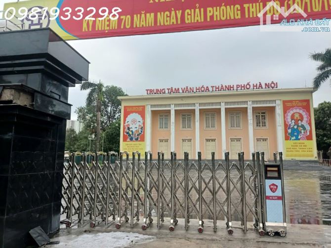 Ngay trung tâm hà đông 2 mặt ngõ DT trên 30m ô tô đỗ cửa gần sát trường chợ , giao thong