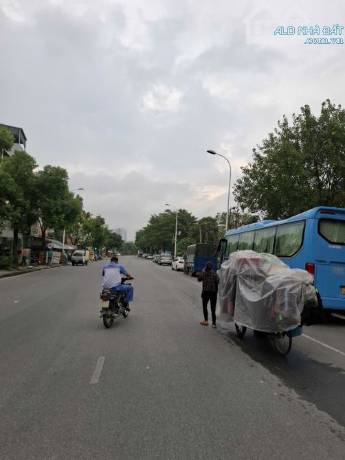 Bán đất  Tứ Hiệp 65m ô tô tải tránh mặt đường KD hàng xóm KĐT Hồng Hà 12.5 tỷ