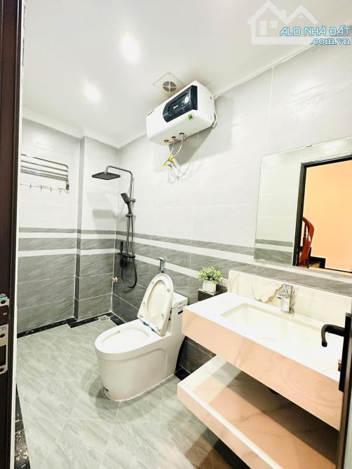 Bán nhà ngõ 279 Đội Cấn, Ba Đình 30m2 5T nhỉnh 6.95 tỷ nhà mới full nội thất xịn, gần ô tô - 10