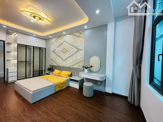 Bán nhà  Trương Định ngõ nông, sát phố, ba gác phi 40m2* 5T giá 5.75 tỷ Hoàng Mai - 1