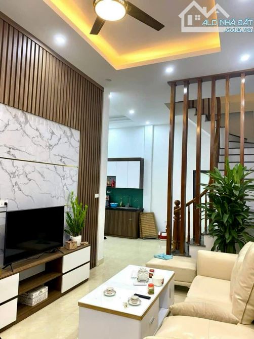 Hiếm!!! Sát Vincom Nguyễn Chí Thanh, 2 mặt ngõ, ô tô đỗ cửa, Full nội thất, nhỉnh 7tỷ - 1