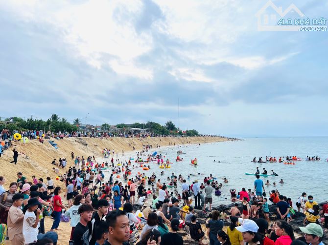 VIEW TRỰC DIỆN BIỂN HOÀI HẢI XINH ĐẸP, 230M2, ĐƯỜNG VEN BIỂN XE TẢI TUNG TĂNG - 2