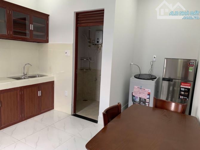 BÁN CHDV CĂN GÓC DƯƠNG QUẢNG HÀM - 5 TẦNG - DTSD 400M2- KHOÁN 40TR/TH- CHỈ 15 TỶ 9 - 2