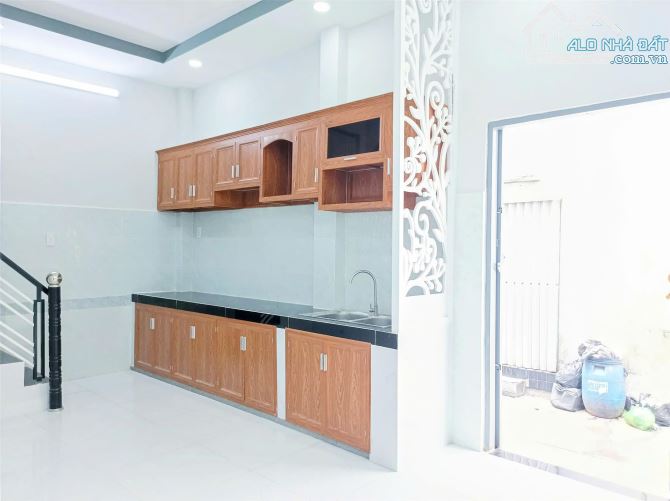 KHÔNG CÓ CĂN THỨ 2 - NHÀ ĐẸP - 40m2 ( 4X10 ) - 2 TẦNG ĐÚC - GIÁP Q6 - CHỈ 2,98 TỶ - 2