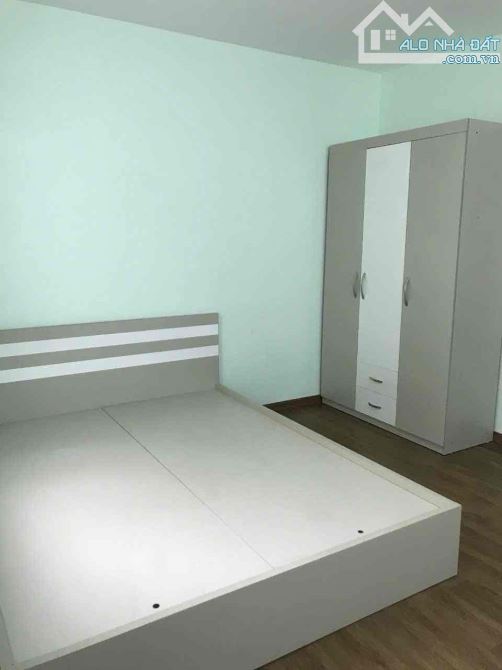 Bán nhà Đống Đa 30m2 giá 5tỷ chỉ 10m đến hồ Văn Chương,gần otô tránh - 2