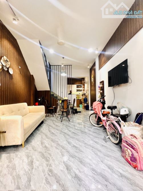 NHÀ NGUYỄN VĂN NGHI 30M2 - HẺM BA GÁC THOÁNG - NHỈNH 3 TỶ - 2