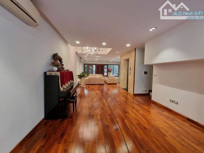 Hiếm – Phố TRÍCH SÀI, Cách Hồ Tây 30m, Ở & Kinh Doanh HOMESTAY 45 m2, 6 Tầng Chỉ 10.5 tỷ - 2