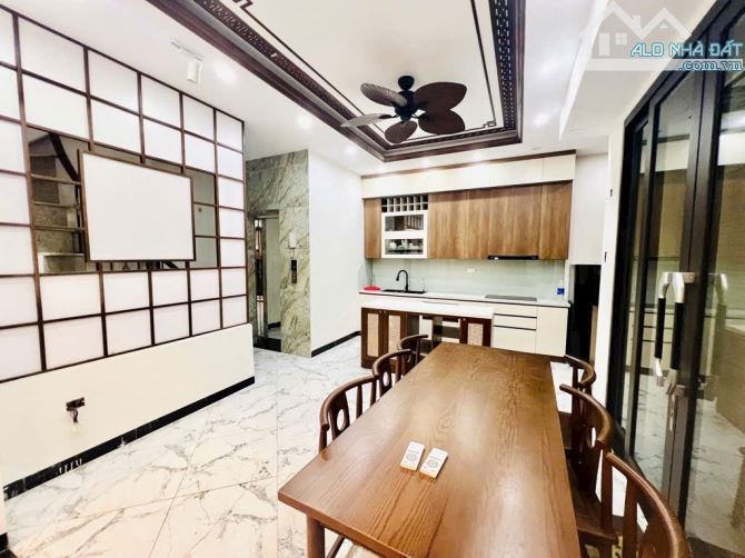 Tây Hồ - Võng Thị - 15m mặt phố - Gần ô tô - Aparment - 98m - MT 9.1m - 21.2 tỷ - 2