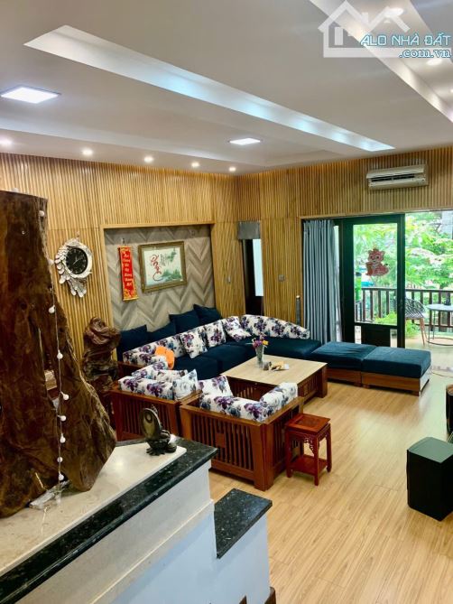 SIÊU PHẨM! NHÀ 3 TẦNG - MẶT PHỐ PHAN TÔN - CÁCH BIỂN VÀI BƯỚC CHÂN - NHÀ ĐẸP - NHỈNH 24 T - 2
