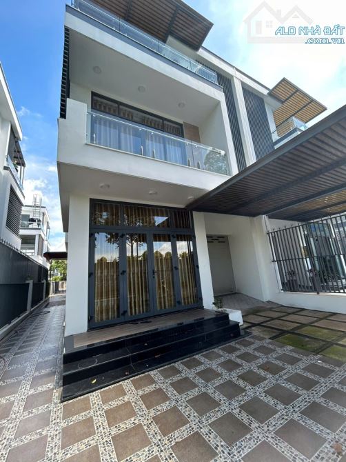 Cho thuê nhà mặt tiền KĐT Đông Tăng Long 250m2 giá 13tr/tháng - 3