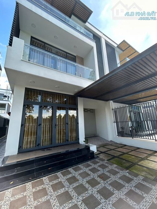Cho thuê nhà mặt tiền KĐT Đông Tăng Long 250m2 giá 13tr/tháng - 4