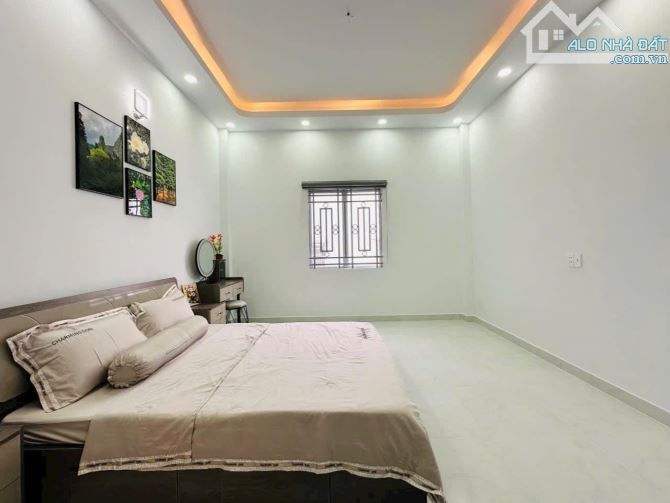 Bán nhà ngay Thích Quảng Đức, Phú Nhuận, giá" 2.5 tỷ// 70m2, sổ riêng, hẻm ô tô - 4