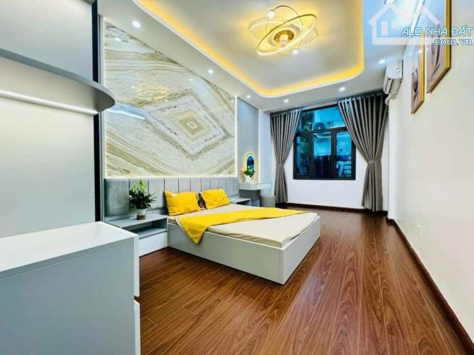 Bán nhà  Trương Định ngõ nông, sát phố, ba gác phi 40m2* 5T giá 5.75 tỷ Hoàng Mai - 4