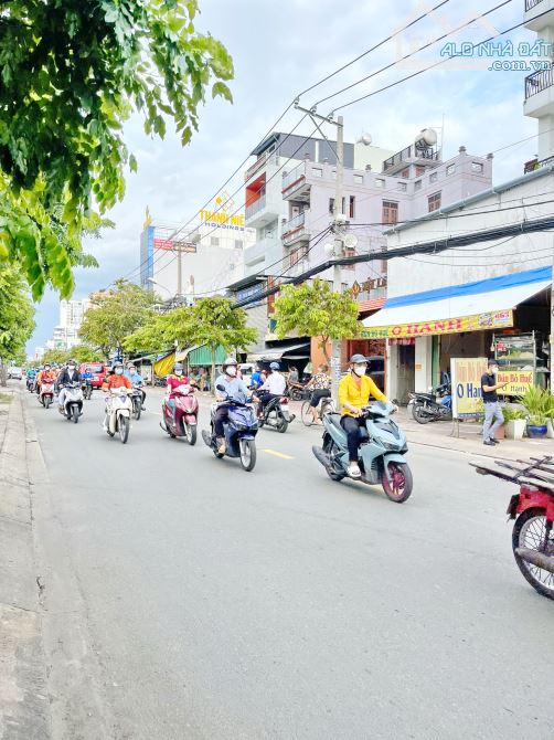 NHÀ QUẬN 7 - CHỈ 5 TỶ lẻ - 4x11M, 3T - Kề LOTTE MART Q7- HẺM ÔTÔ o CÁCH 15M - 4