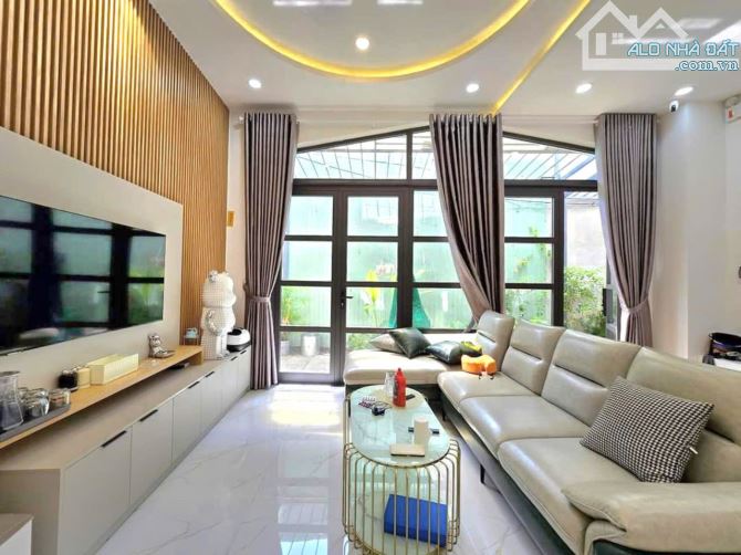 SIÊU PHẨM NHÀ ĐẸP-PHỐ THANH LONG-TRUNG TÂM HẢI CHÂU - KHU VIP-NHÀ 3TẦNG-4TỶ - 4