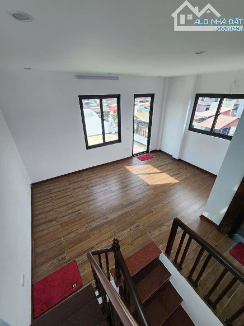 Bán nhà Vĩnh Hưng mới koong, lô góc xây độc lập, thang máy, dt 45m2 x 5 tầng, giá 9.45 tỷ