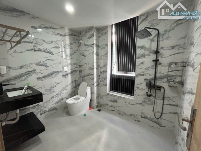Cho thuê nhà mặt tiền KĐT Đông Tăng Long 250m2 giá 13tr/tháng - 5
