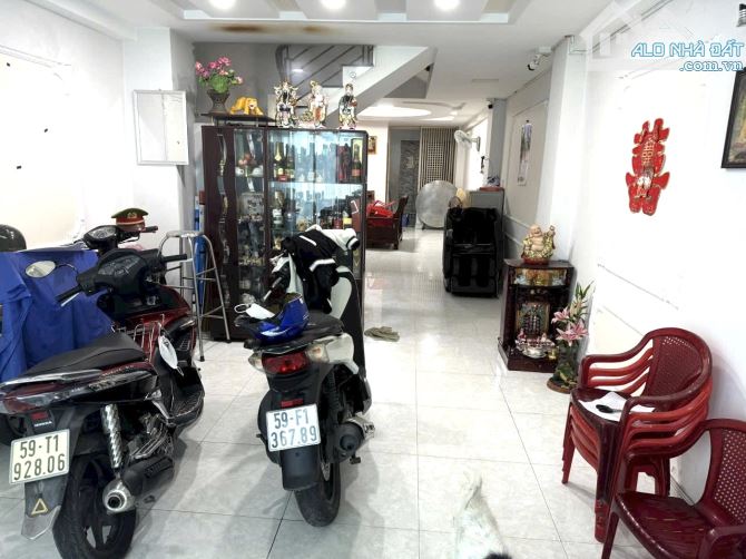 Nhà bán hẻm xe hơi, 6 tầng, Nguyễn Thị Tần P2 Q8