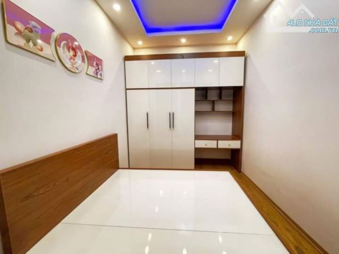 Nhà đẹp Hoàng Văn Thái, 41m2, 4 tầng, 4 ngủ,ô tô gần, 7.96 tỷ