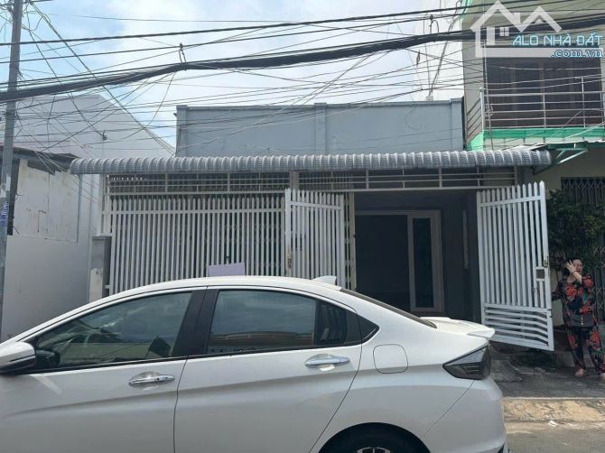 Bán nhà gần BV Xuyên Á Củ Chi,172m2 Sổ sẵn Giá 590Tr Ngay ngã 4 hồ văn tắng đi vào 200m ,