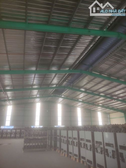 xưởng 2500m2 100tr/tháng kcn Bình Chánh