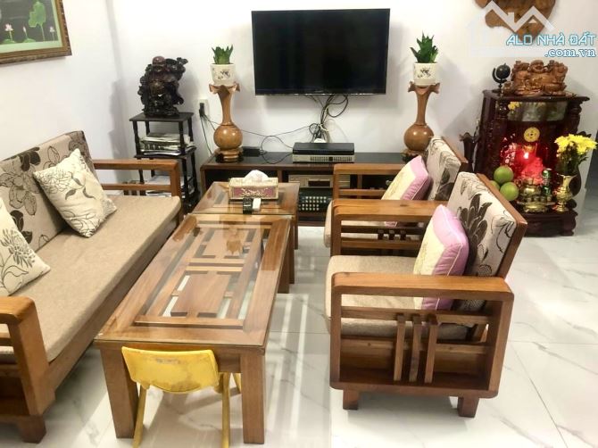 Bán Nhà Phan Châu Trinh - 3 Tầng - Kiệt Oto - 65m2 - Mới Đẹp Ở Ngay - 5tỷ.