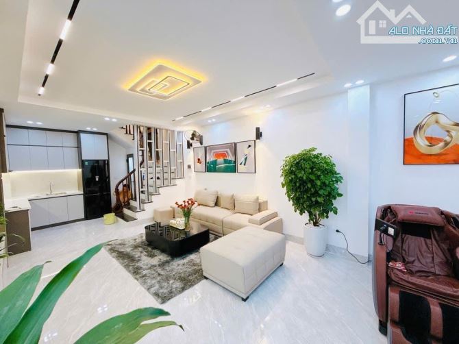 bán nhà Bạch Đằng 65m 4 tầng, ngõ nông, ô tô đỗ cửa kd, giá 10.2 tỷ - 1