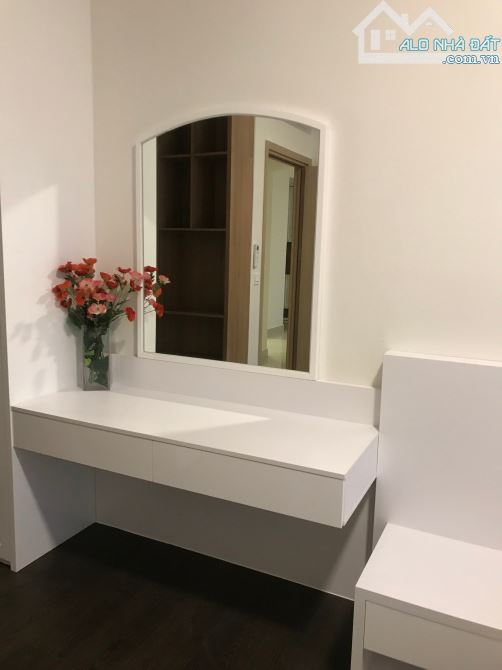 Cho Thuê Căn Hộ Newton , 3PN , 2WC , Full Nội Thất , View Đông Nam  Giá : 24 triệu / tháng - 1