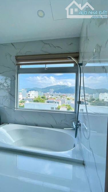 CHUYỂN NHƯỢNG TOÀ CĂN HỘ 7 TẦNG VIEW BIỂN, NẰM NGAY TRUNG TÂM TUYẾN PHỐ TẬP TRUNG KHÁCH DU - 1