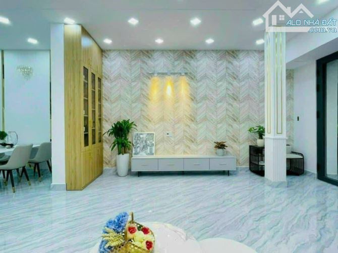 Chủ bán gấp nhà 64m2 đường Nguyễn Văn Quá, Đông Hưng Thuận, Q12. Giá 2 tỷ 050. - 1