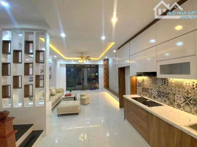 Siêu Phẩm, phố Mễ Trì 36m x 5T,gần phố, ngõ thông,kinh doanh, ô tô, full nội thất 6,8 tỷ. - 1