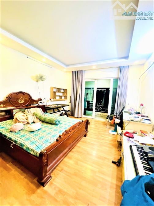 Bán nhà Cách Mạng Tháng 8,Quận 10 (4.1x11) 2 tầng HXH chỉ 6.2 TL. - 1