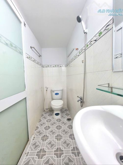 NHÀ 1 LẦU 2 PHÒNG NGỦ 2WC NGAY CẦU THAM LƯƠNG ĐI LÀM TRUNG TÂM THÀNH PHỐ - 2